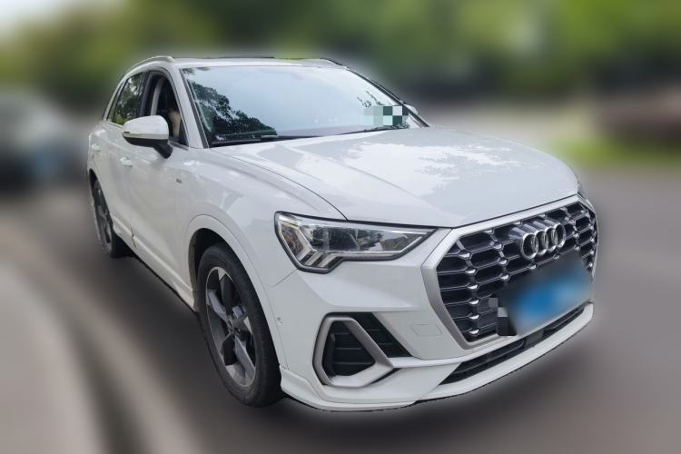 Used Audi Q3 2023 35 TFSI Fashion Dynamic Model (1.4T) Front Right 45 Deg