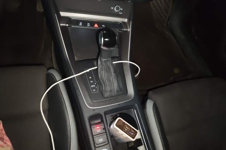 Used Audi Q3 2023 35 TFSI Progressive Dynamic Edition (1.4T) Gear Lever