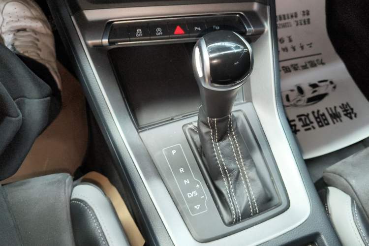 Used Audi Q3 2023 35 TFSI Fashion Dynamic Model (1.5T) Gear Lever