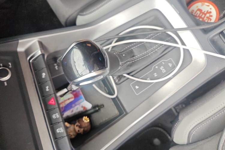 Used Audi Q3 2023 35 TFSI Fashion Dynamic Model (1.4T) Gear Lever