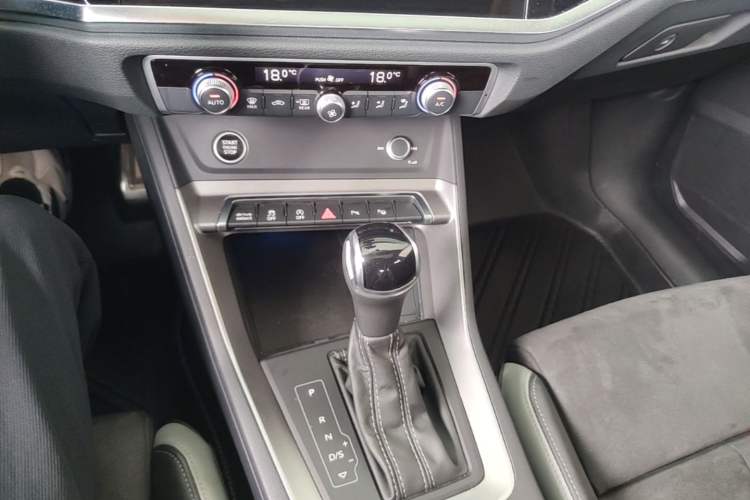 Used Audi Q3 2023 40 TFSI Fashion Dynamic Model Gear Lever