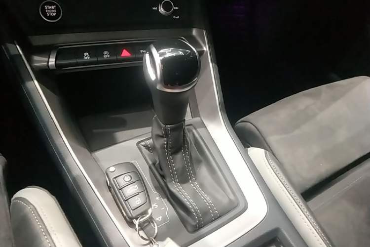 Used Audi Q3 2023 35 TFSI Fashion Dynamic Model (1.5T) Gear Lever
