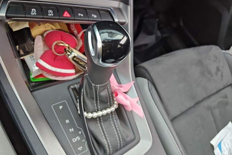 Used Audi Q3 2023 35 TFSI Fashion Dynamic Model (1.5T) Gear Lever