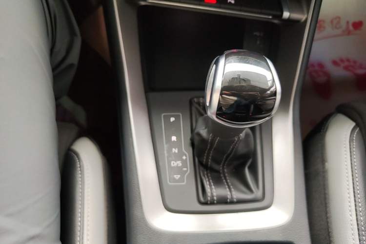 Used Audi Q3 2023 35 TFSI Advanced Dynamic Edition (1.5T) Gear Lever