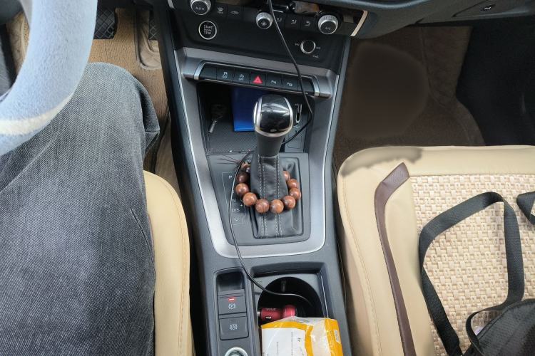 Used Audi Q3 2023 35 TFSI Fashion Dynamic Model (1.4T) Gear Lever