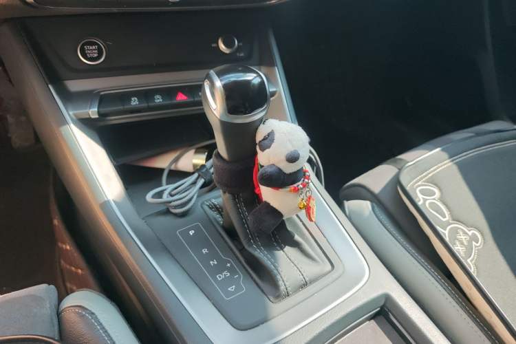 Used Audi Q3 2023 35 TFSI Fashion Dynamic Model (1.4T) Gear Lever