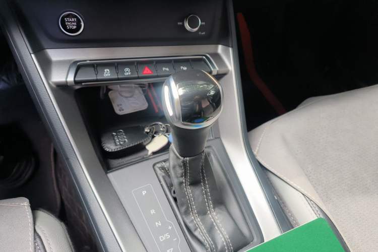 Used Audi Q3 2023 35 TFSI Fashion Dynamic Model (1.5T) Gear Lever