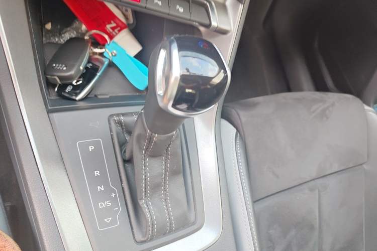 Used Audi Q3 2023 35 TFSI Fashion Dynamic Model (1.4T) Gear Lever