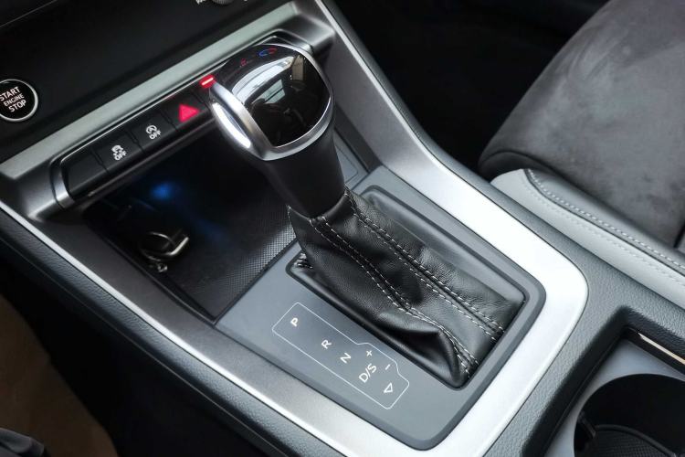 Used Audi Q3 2023 35 TFSI Fashion Dynamic Model (1.4T) Gear Lever