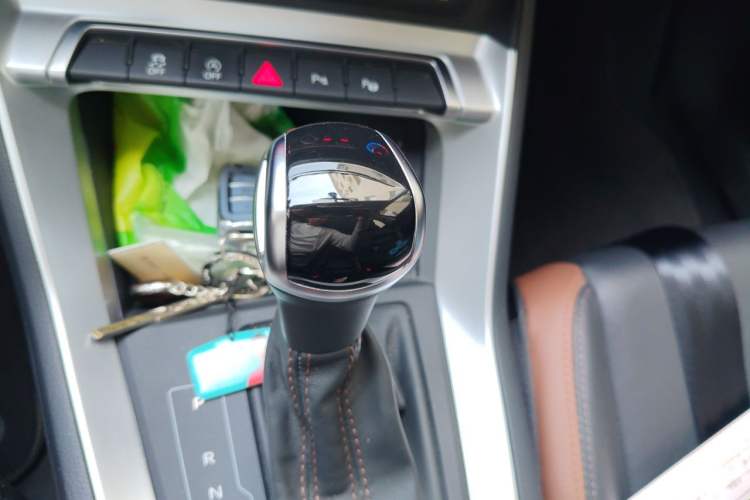 Used Audi Q3 2023 35 TFSI Fashion Elegant Version (1.4T) Gear Lever