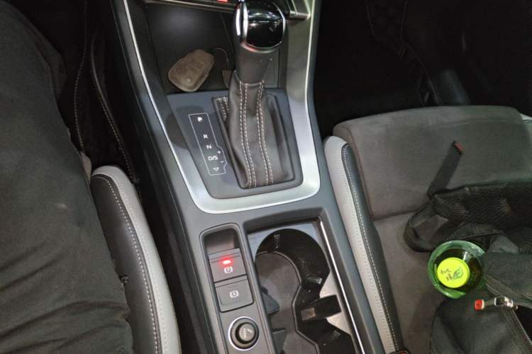 Used Audi Q3 2023 35 TFSI Fashion Dynamic Model (1.4T) Gear Lever