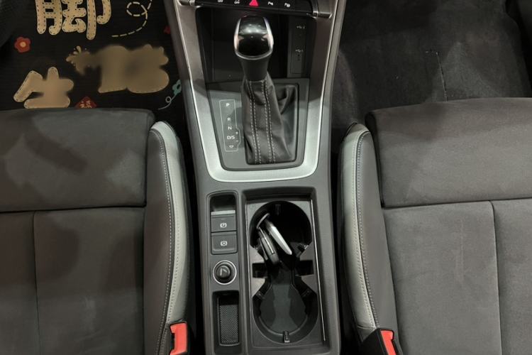 Used Audi Q3 2023 35 TFSI Fashion Dynamic Model (1.4T) Gear Lever