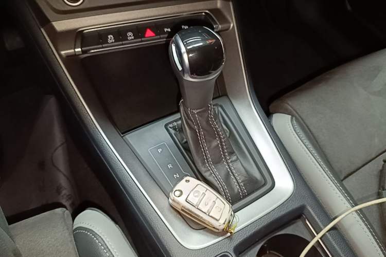Used Audi Q3 2023 35 TFSI Fashion Dynamic Model (1.5T) Gear Lever