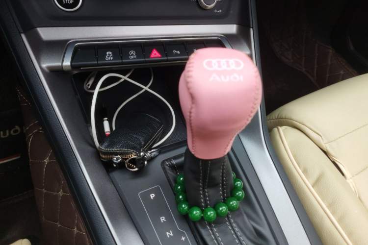Used Audi Q3 2023 35 TFSI Fashion Dynamic Model (1.5T) Gear Lever