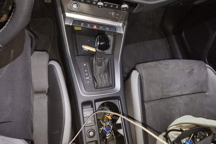 Used Audi Q3 2023 35 TFSI Fashion Dynamic Model (1.4T) Gear Lever