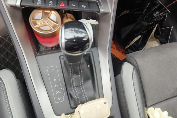 Used Audi Q3 2023 35 TFSI Fashion Dynamic Model (1.4T) Gear Lever