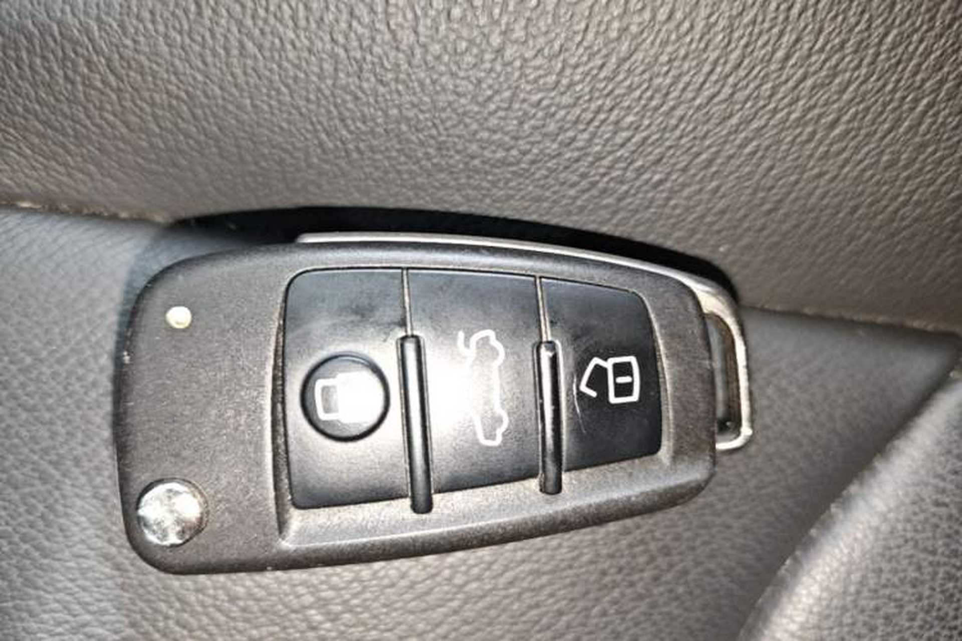 Used Audi Q3 2023 35 TFSI Fashion Elegant Version (1.5T) Interior 1