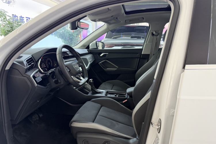 Used Audi Q3 2023 35 TFSI Fashion Dynamic Model (1.4T) Interior 2