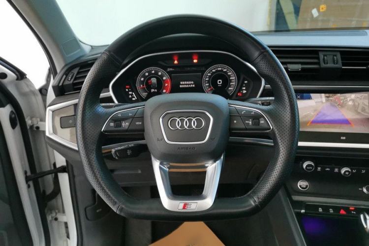 Used Audi Q3 2023 Updated 40 TFSI Fashionable and Dynamic Version Interior 2