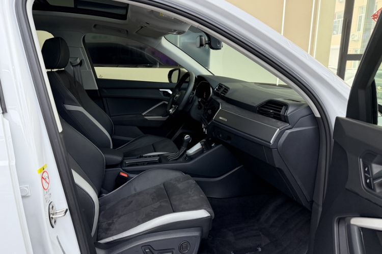 Used Audi Q3 2023 35 TFSI Fashion Dynamic Model (1.4T) Interior 4