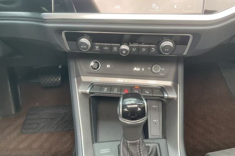 Used Audi Q3 2023 35 TFSI Fashion Dynamic Model (1.4T) Interior 4