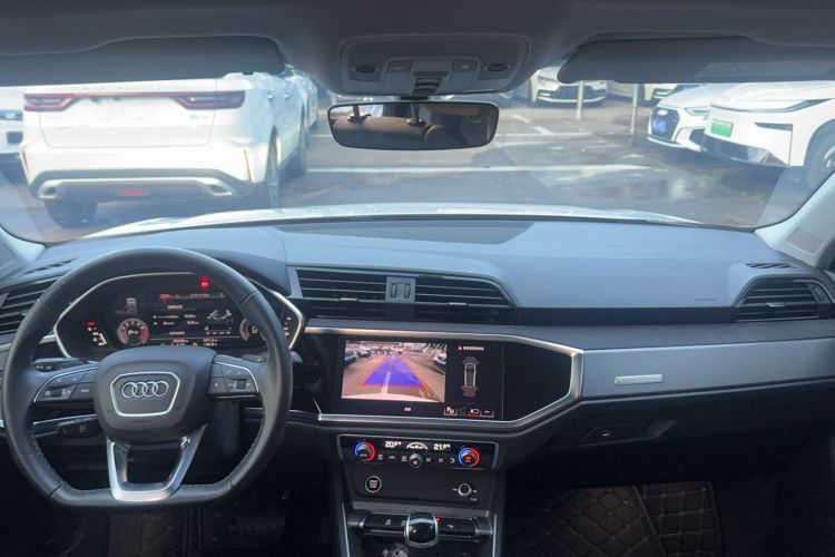 Used Audi Q3 2023 35 TFSI Fashion Dynamic Model (1.4T) Interior 4