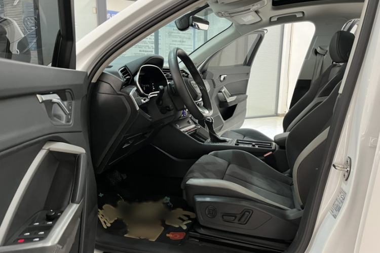 Used Audi Q3 2023 35 TFSI Fashion Dynamic Model (1.4T) Interior 5
