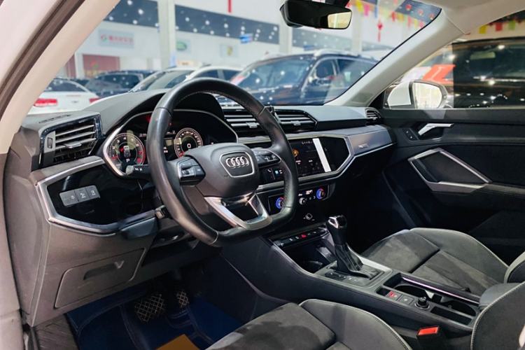 Used Audi Q3 2023 35 TFSI Fashion Dynamic Model (1.4T) Interior 6