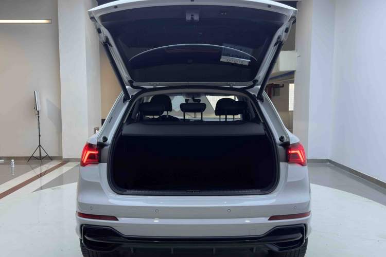 Used Audi Q3 2023 35 TFSI Fashion Dynamic Model (1.4T) Interior 7