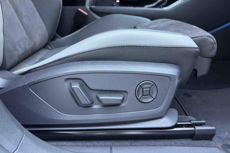Used Audi Q3 2023 35 TFSI Fashion Dynamic Model (1.4T) Interior 9