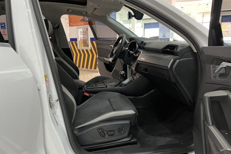 Used Audi Q3 2023 35 TFSI Fashion Dynamic Model (1.4T) Interior 9