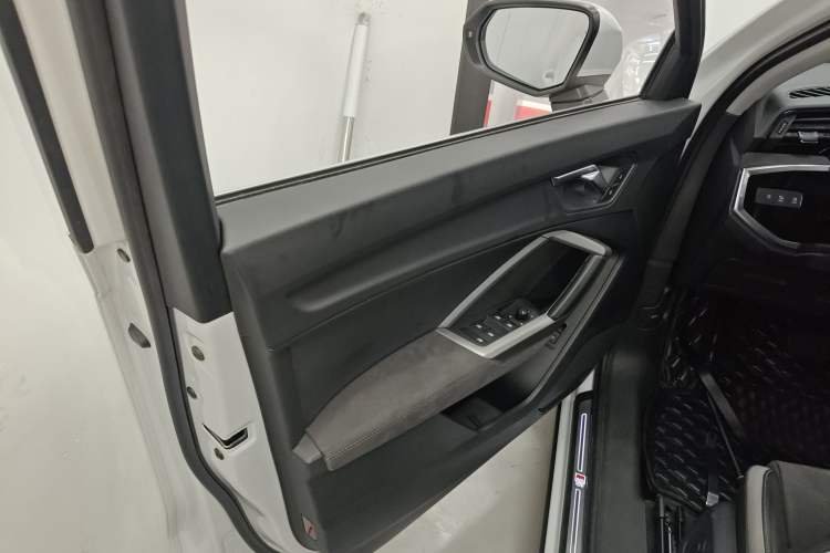 Used Audi Q3 2023 35 TFSI Fashion Dynamic Model (1.4T) Left Front Door Interior