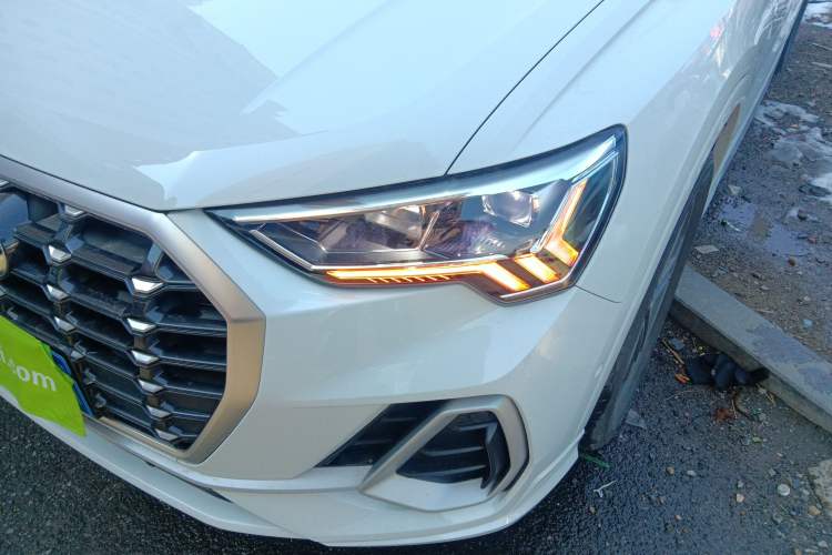Used Audi Q3 2023 35 TFSI Fashion Dynamic Model (1.4T) Left Front Headlight