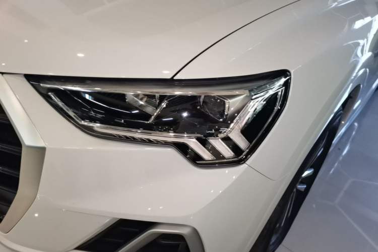 Used Audi Q3 2023 35 TFSI Progressive Dynamic Edition (1.4T) Left Front Headlight