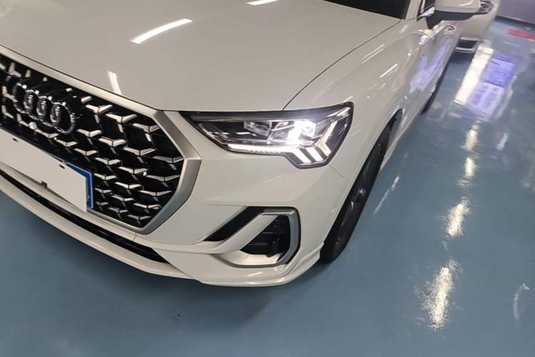 Used Audi Q3 2023 35 TFSI Fashion Dynamic Model (1.5T) Left Front Headlight