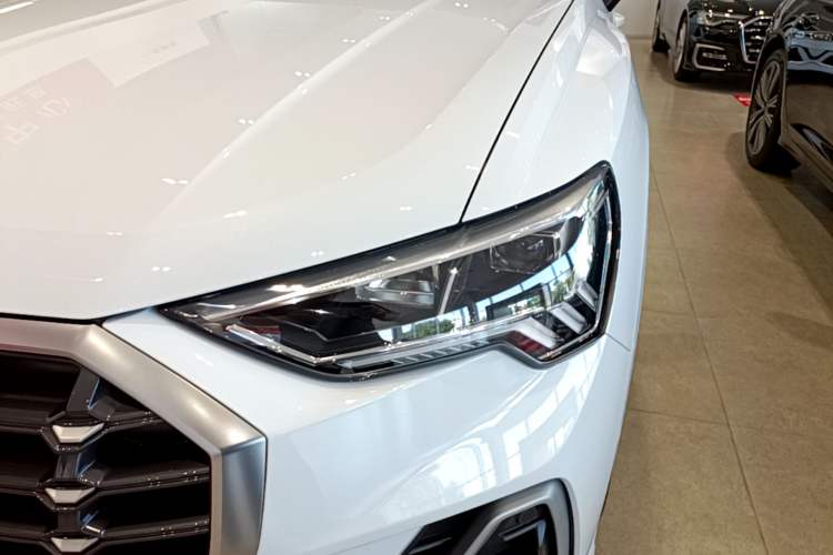 Used Audi Q3 2023 35 TFSI Fashion Dynamic Model (1.5T) Left Front Headlight