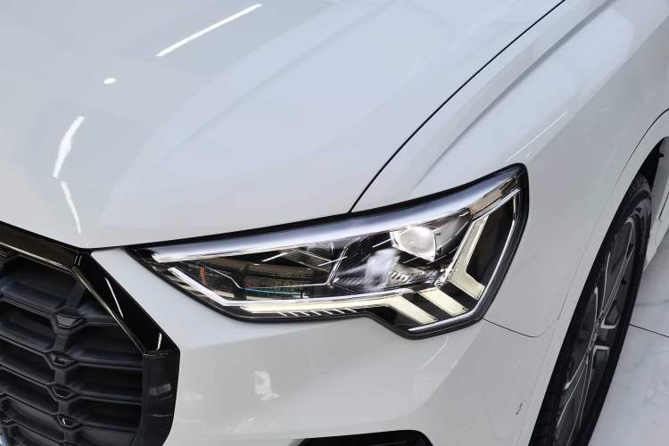 Used Audi Q3 2023 35 TFSI Fashion Dynamic Model (1.4T) Left Front Headlight