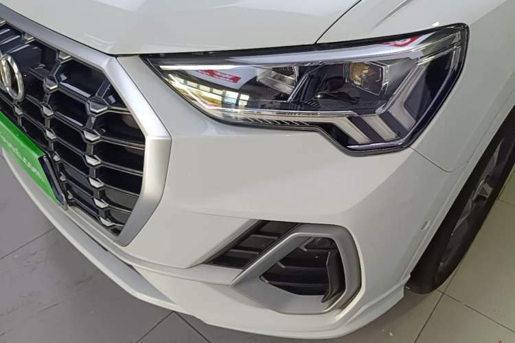 Used Audi Q3 2023 35 TFSI Fashion Dynamic Model (1.5T) Left Front Headlight