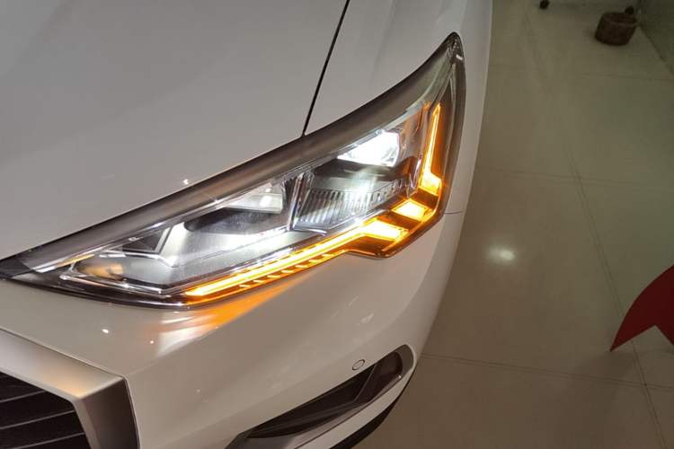 Used Audi Q3 2023 35 TFSI Fashion Elegant Version (1.5T) Left Front Headlight
