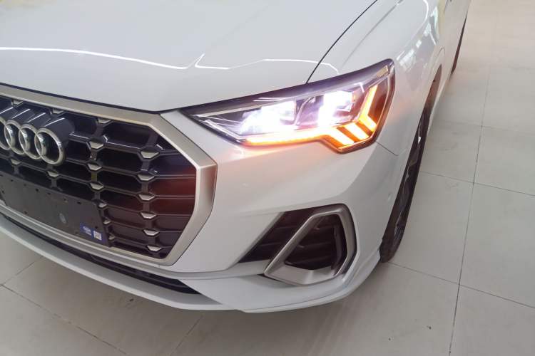 Used Audi Q3 2023 35 TFSI Fashion Dynamic Model (1.4T) Left Front Headlight