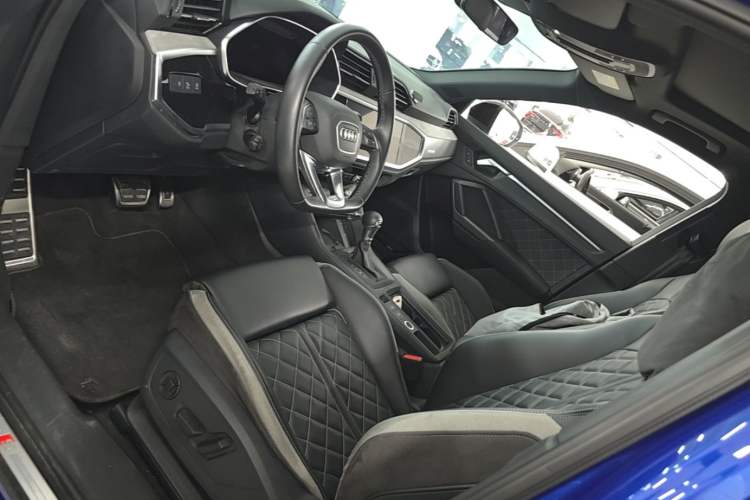 Used Audi Q3 2023 Updated 45 TFSI quattro Stylish and Dynamic Edition Left Front Seat