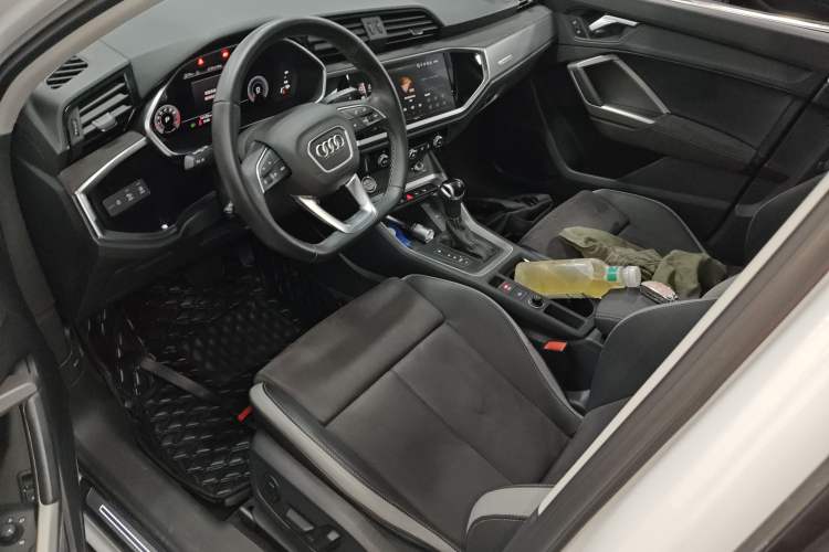 Used Audi Q3 2023 35 TFSI Fashion Dynamic Model (1.4T) Left Front Seat