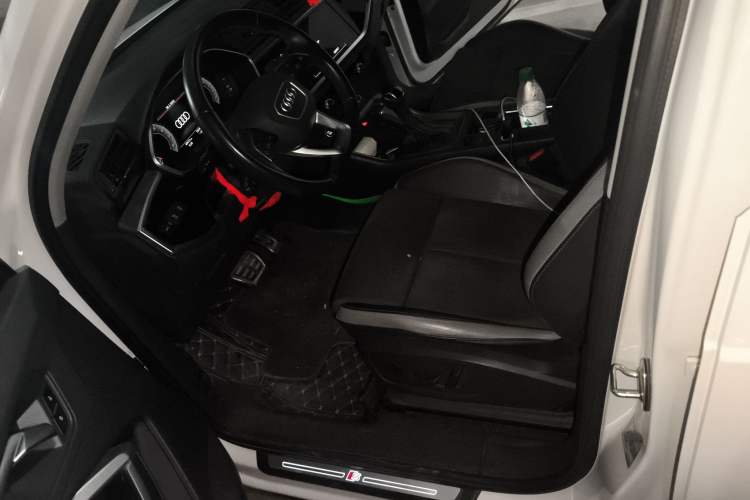 Used Audi Q3 2023 40 TFSI Fashion Dynamic Model Left Front Seat