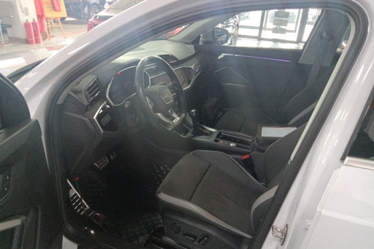 Used Audi Q3 2023 Updated 40 TFSI Fashionable and Dynamic Version Left Front Seat
