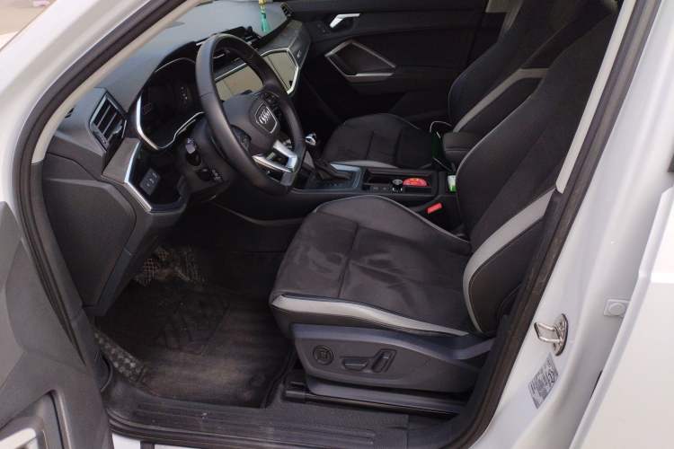 Used Audi Q3 2023 35 TFSI Fashion Dynamic Model (1.4T) Left Front Seat