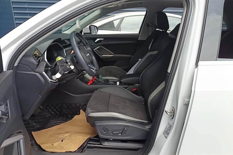 Used Audi Q3 2023 35 TFSI Fashion Dynamic Model (1.4T) Left Front Seat