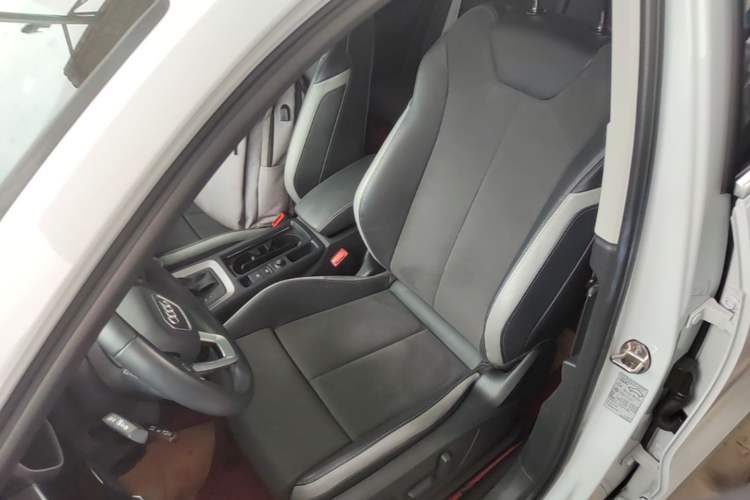 Used Audi Q3 2023 35 TFSI Advanced Dynamic Edition (1.5T) Left Front Seat