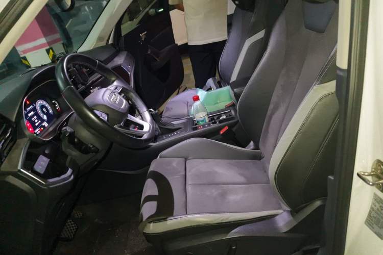 Used Audi Q3 2023 35 TFSI Progressive Dynamic Edition (1.4T) Left Front Seat