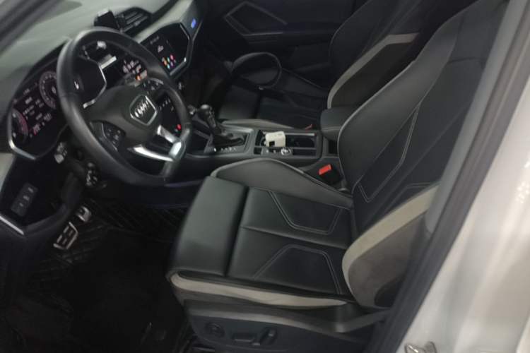 Used Audi Q3 2023 35 TFSI Fashion Dynamic Model (1.5T) Left Front Seat