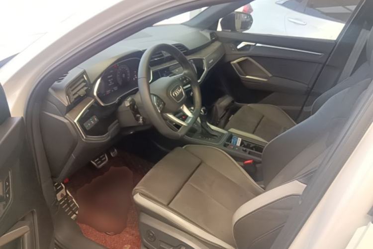 Used Audi Q3 2023 Updated 45 TFSI quattro Stylish and Dynamic Edition Left Front Seat